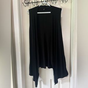 Cable and Gauge black sleeveless cardigan size medium